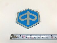 Embleem / Logo Piaggio zelfklevend 75 bij 85mm