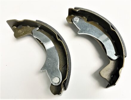 Brake shoe set 10inch. Vespacar P2 + Apecar P501