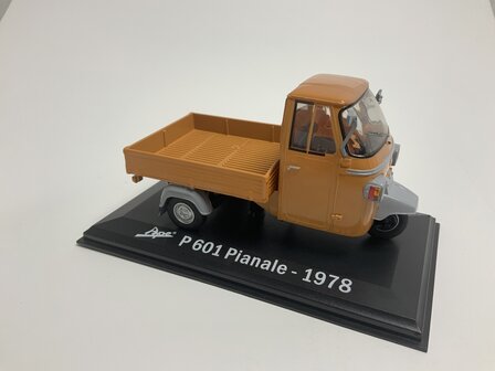 Ape Miniatuur 1:32 - APE 601 Pinale uit 1978