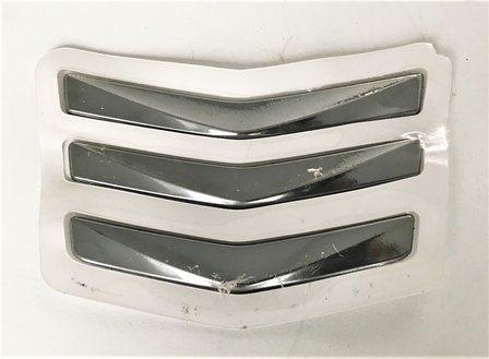 Chrome trim stripes set on front fender Calessino 200 E4