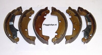 Brake shoe set complete front and rear side Apecar P501-601 + Vespacar P2 - P3 10 inch. - imitation