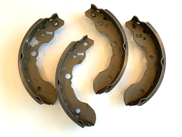 Brake shoe kit K01