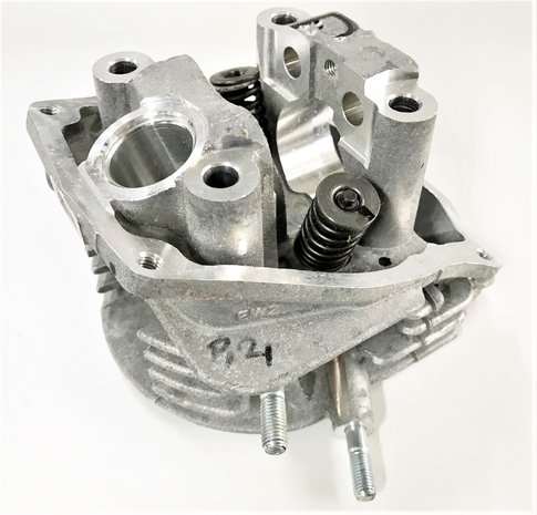 Cylinder head complete with valves Cakessino 200 EU4