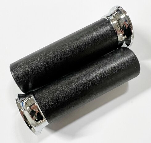 Black grip - universal handles with chrome trim