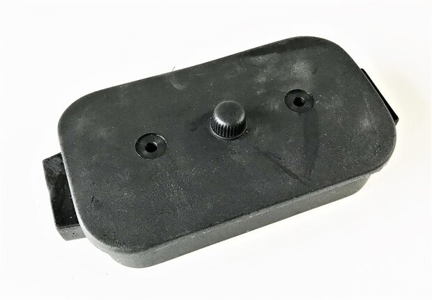 Cable box with 6-pole connector strip 