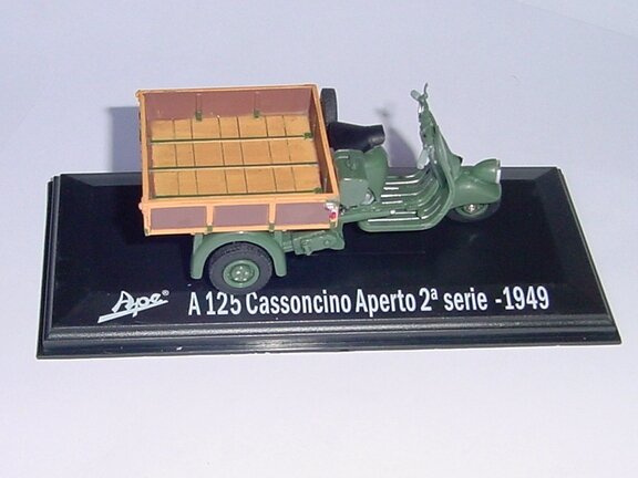 Ape Miniatuur 1:32 - APE A 125 Cassoncino Aperto 2a Serie ui