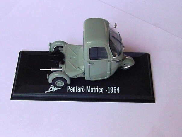 Ape Miniatuur 1:32 - APE Pentaro Motrice uit 1964 (trekker)